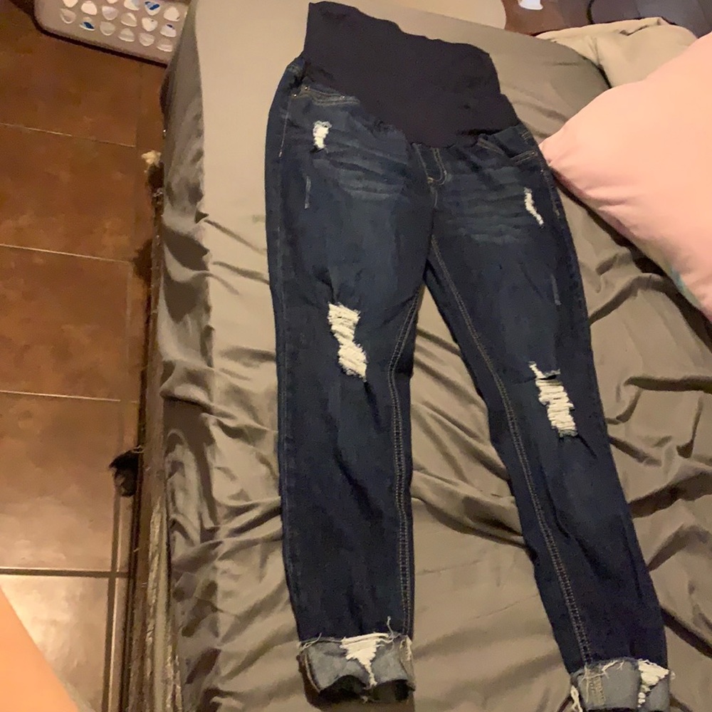 (SOLD) Super cute maternity capri jeans🤰🏼
